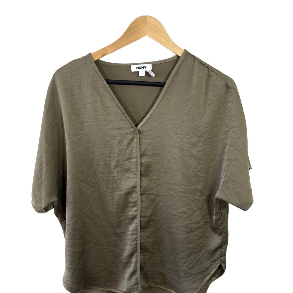 DKNY Olive Green V-Neck Satin Blouse Short Sleeve Size Small